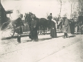 20:03:1907 - Ponte Sangone. Genevière de Bray (la Francia) con Rodzanko (la Russia), Lina di Groppello che porge la destra mano al Master Cavalier Vittorio Rignon